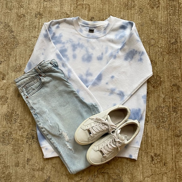 Tie Dyed White Sweatshirt, Size S.  Goldman Heavy Blend - Picture 5 of 8